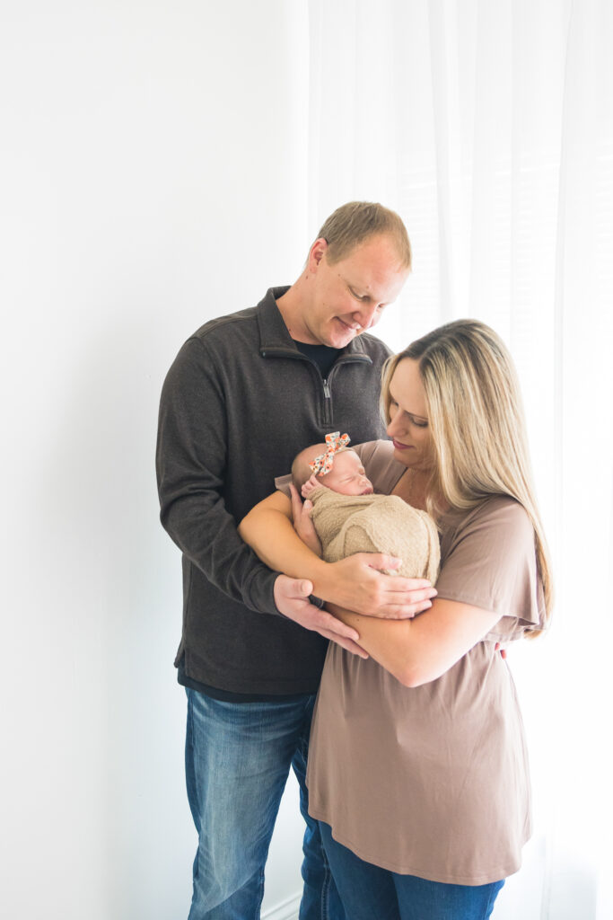 Family photos at newborn photography studio | Kelly Adrienne Photography 