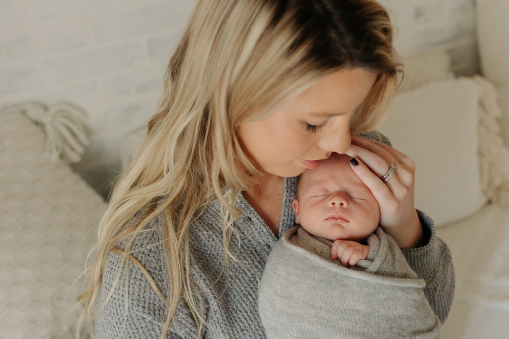sweet newborn session - Kelly Adrienne Pittsburgh Newborn Photography