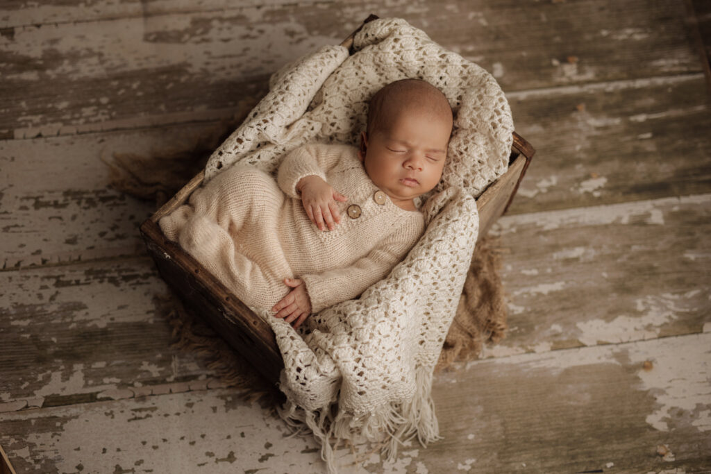 Including extended family in newborn session - Kelly Adrienne Pittsburgh Newborn Photography