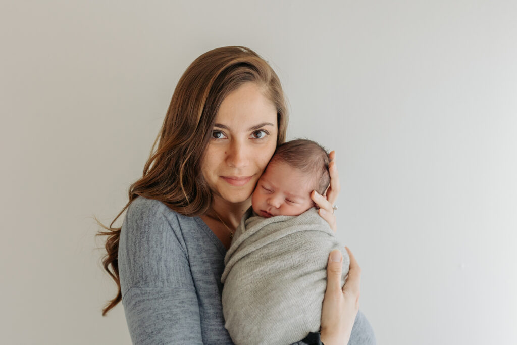 what to expect at a newborn session  | Kelly Adrienne Photography