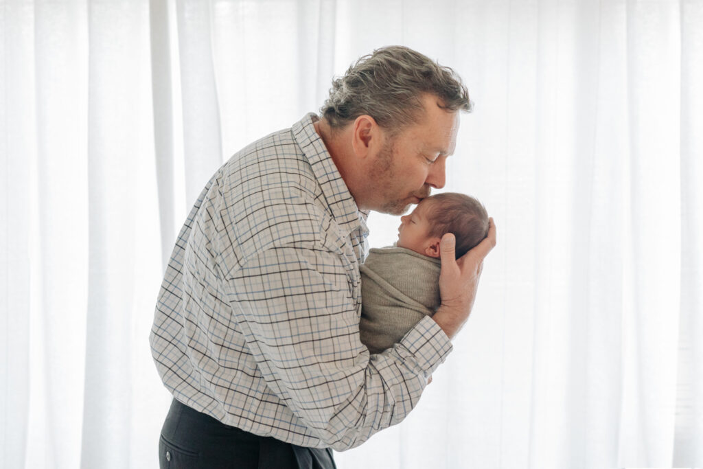 dad and baby newborn photos | Kelly Adrienne Photography