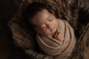 cozy newborn studio session Kelly Adrienne Photography, Pittsburgh, PA