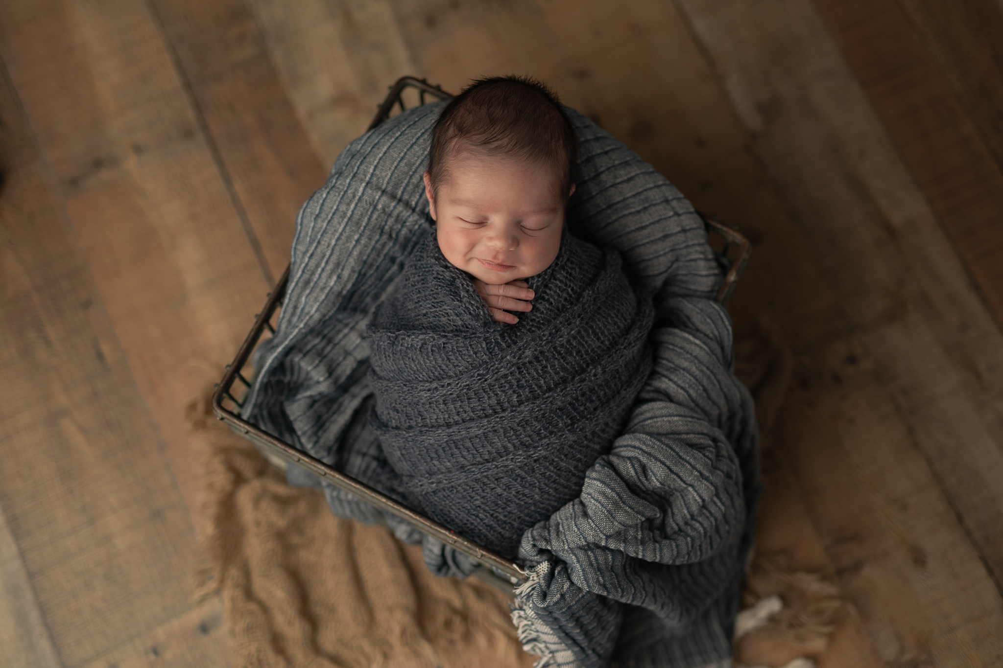 blue wrap on newborn in prop | Kelly Adrienne Photography