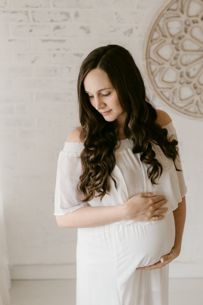 Pittsburgh studio maternity session with white boho theme | Kelly Adrienne Photography