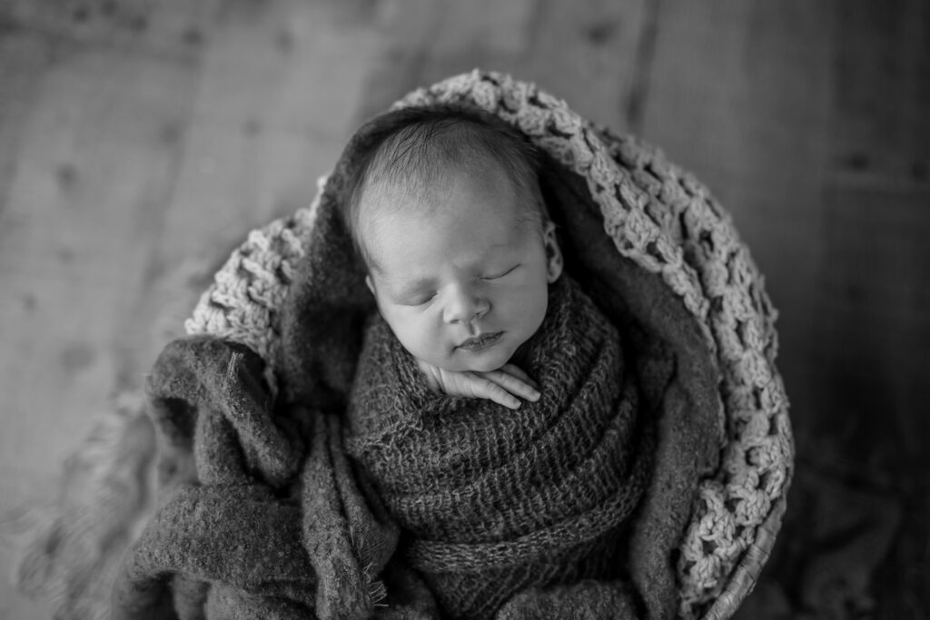 wrapped newborn session | Kelly Adrienne Photography