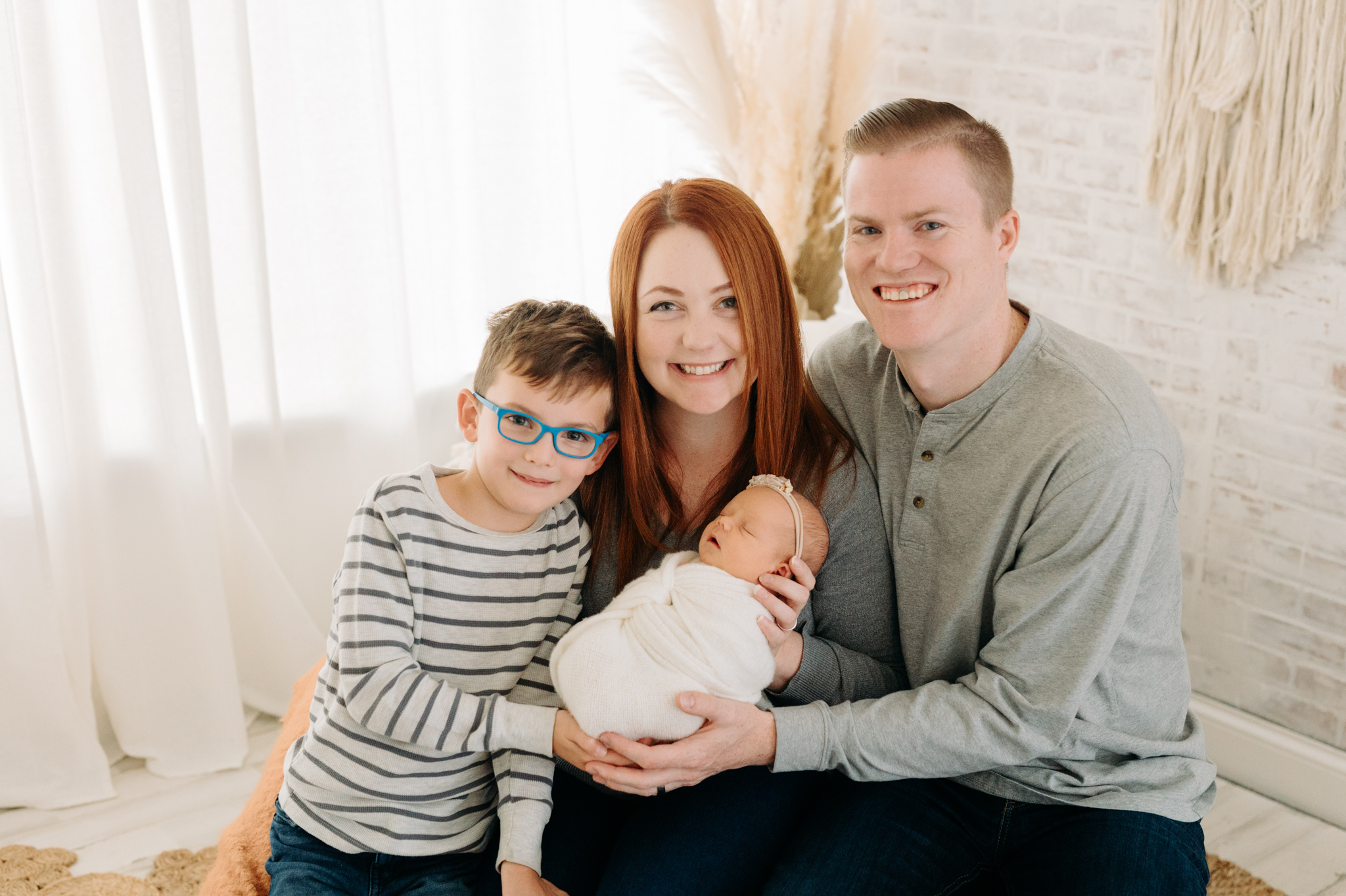 newborn and family session in Pittsburgh 