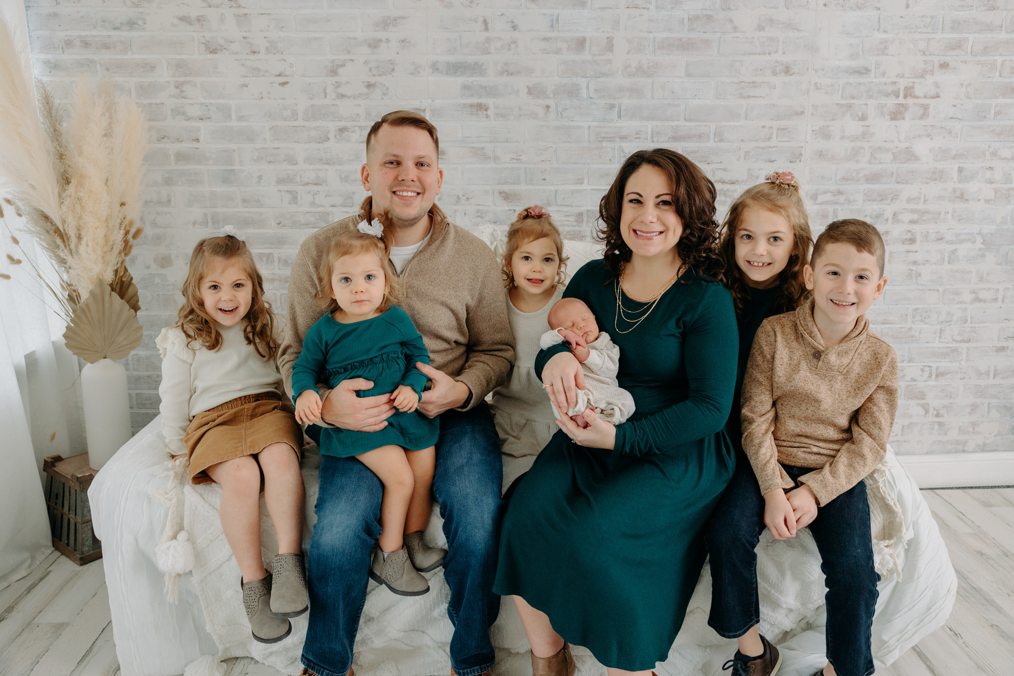 large family and newborn photographer in Pittsburgh, PA | Kelly Adrienne Photography