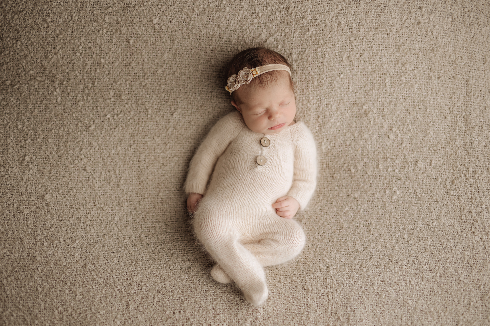 newborn girl photoshoot in Pittsburgh | Kelly Adrienne Photography