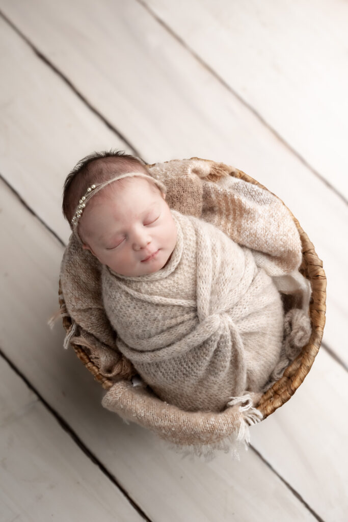 cream and white baby photoshoot in Pittsburgh | Kelly Adrienne Photography