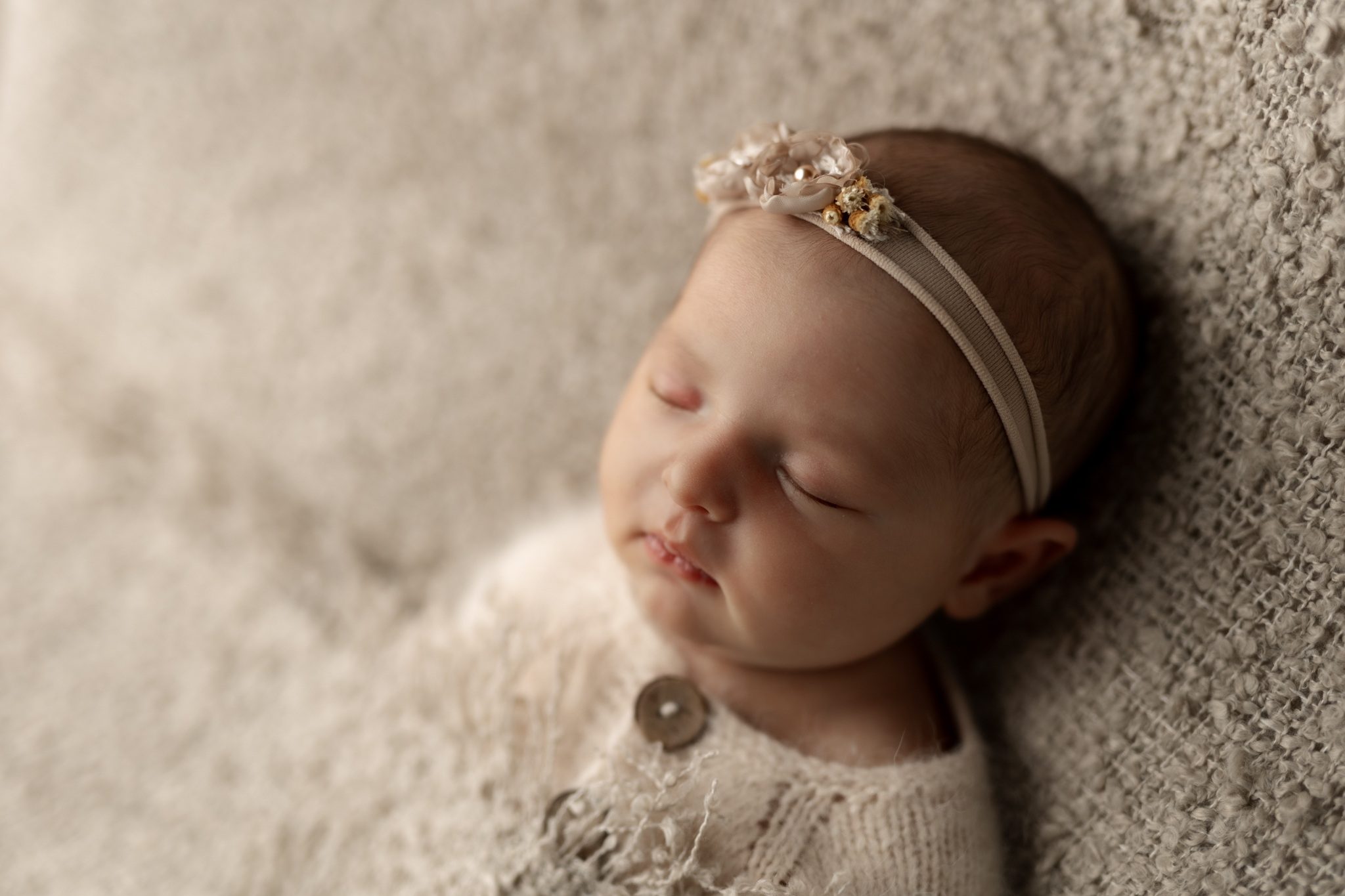 Newborn girl neutral photos at Kelly Adrienne Photography
