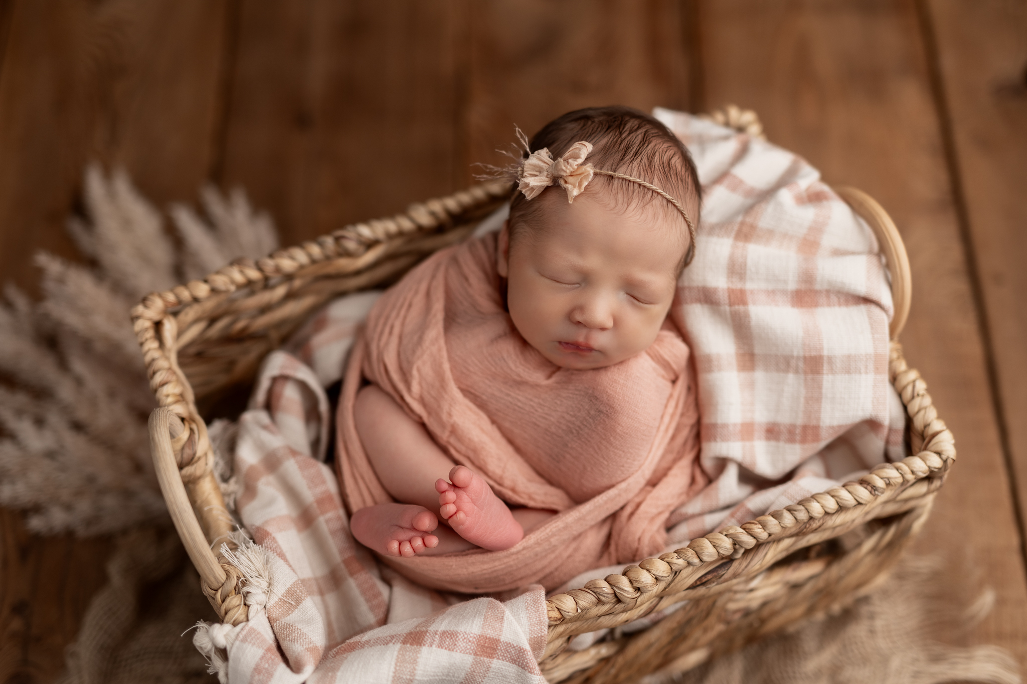 best newborn photographer Pittsburgh | Kelly Adrienne Photography 