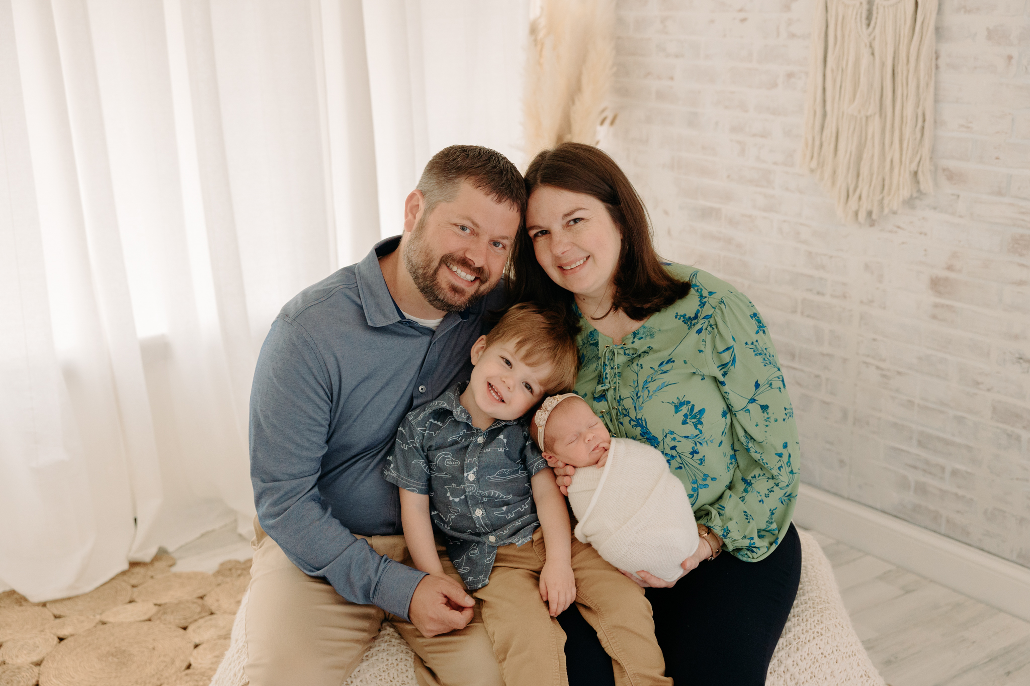 newborn family photos in Wexford, PA