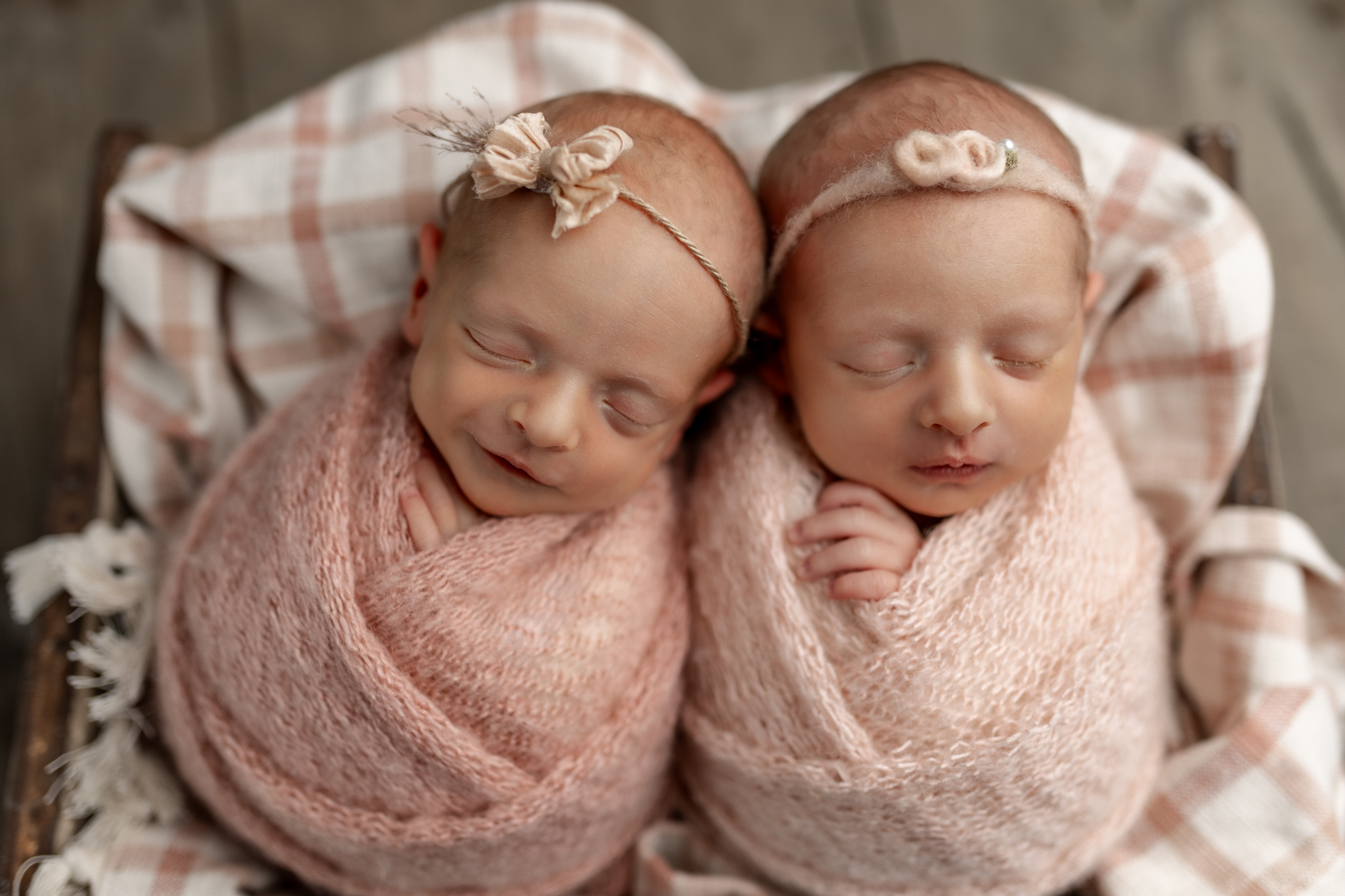 twin baby girl ideas for photo shoot | Kelly Adrienne Photography 